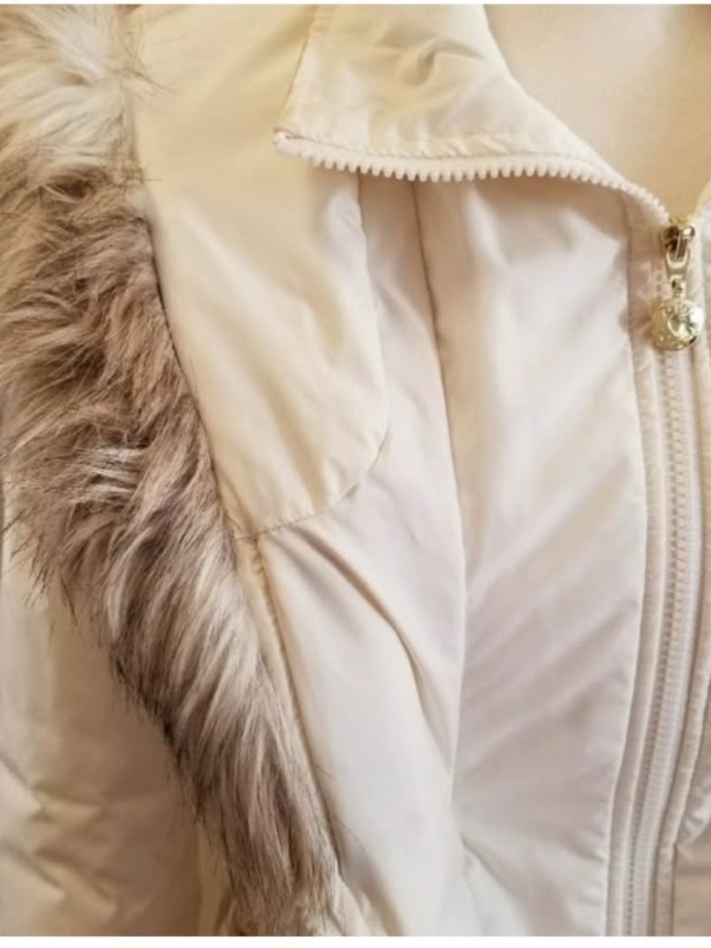 Betsey Johnson White Faux-Fur Trim Puffer Coat - Picture 8 of 8